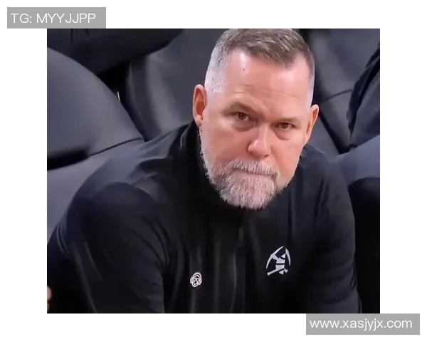 残暴💀掘金教练VS记者的对抗赛 教练队114-16狂虐记者队98分