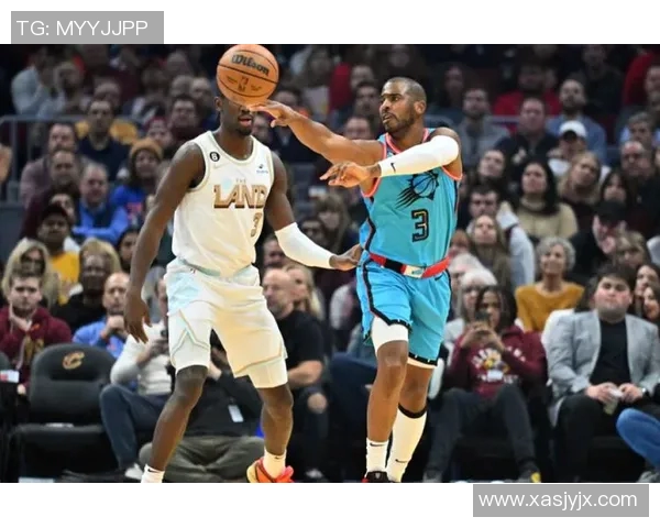 小米切尔:不能让韦尔自己抢篮板 后卫也得参与主要责任在我 小米切尔:不能让韦尔自己抢篮板 后卫也得参与主要责任在我